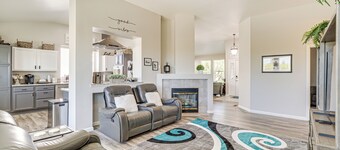 8 Mi to Dtwn Reno: Cozy Sparks Escape w/ Fireplace