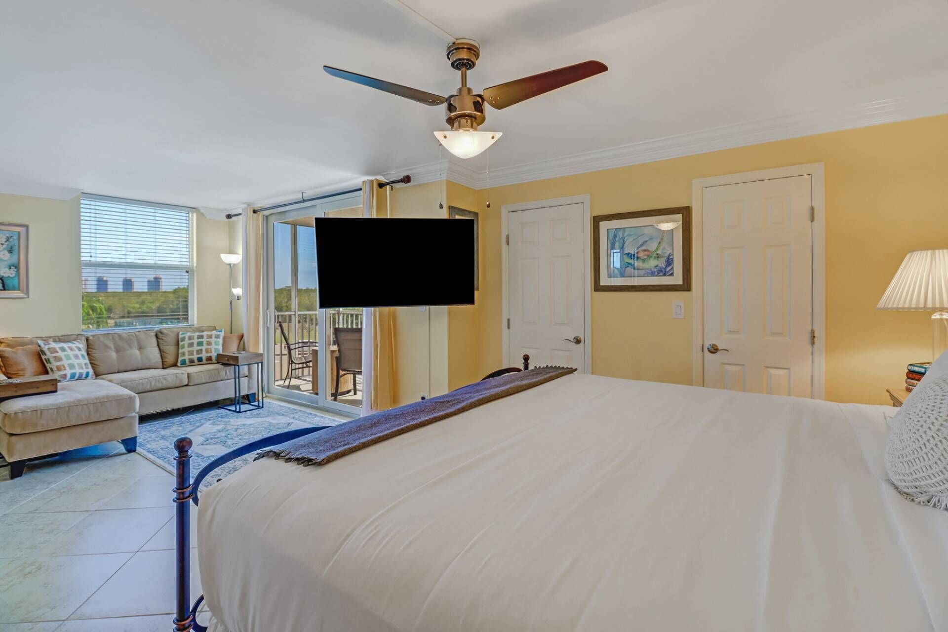 In-unit Washer/dryer | Walk-in Closet | Free Wifi | King Bed + Queen Sleeper | Steps To Bonita Beach - Bonita Springs, FL