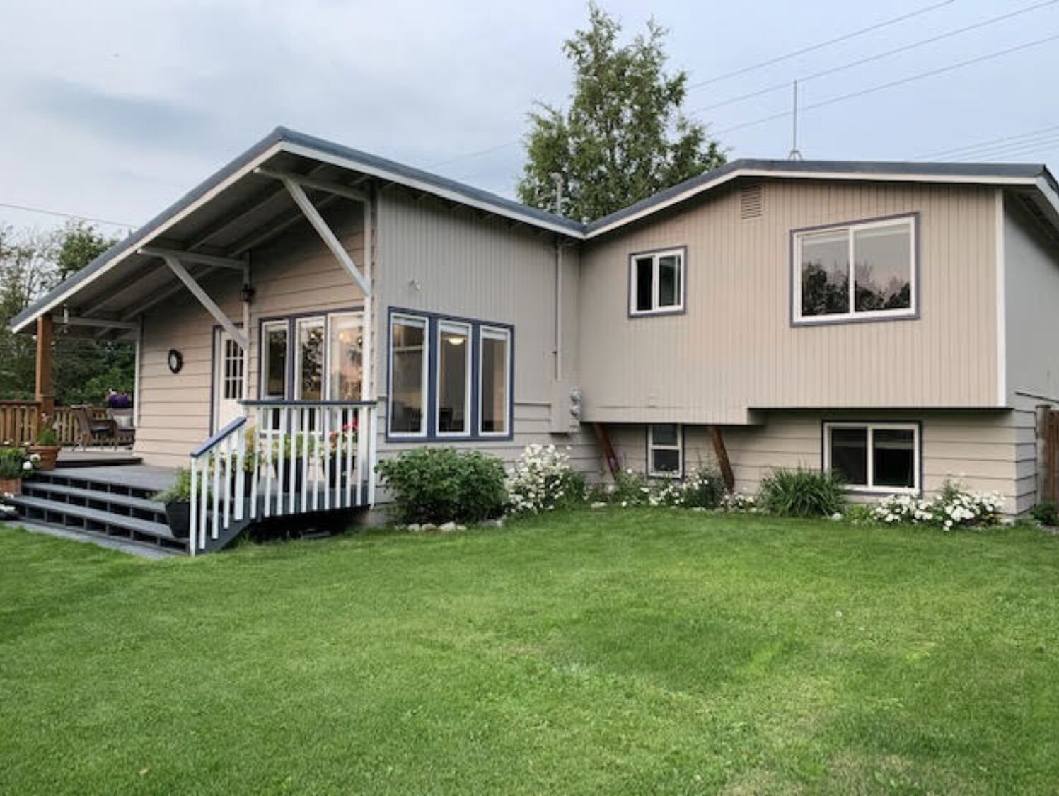 Centrally located 4BR home w great outdoor space