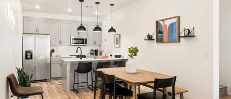 Condo, 3 Bedrooms | Private kitchen | Fridge, oven, coffee/tea maker, toaster