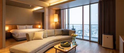 3 Bedroom Premier Suite (Triple Key) | Living area | TV, Netflix, streaming services