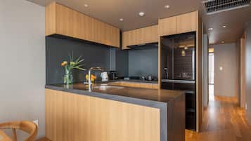 客房, 3 間臥室, 非吸煙房 (Penthouse Suite) | 私人廚房 | 義式濃縮咖啡機、兒童餐椅