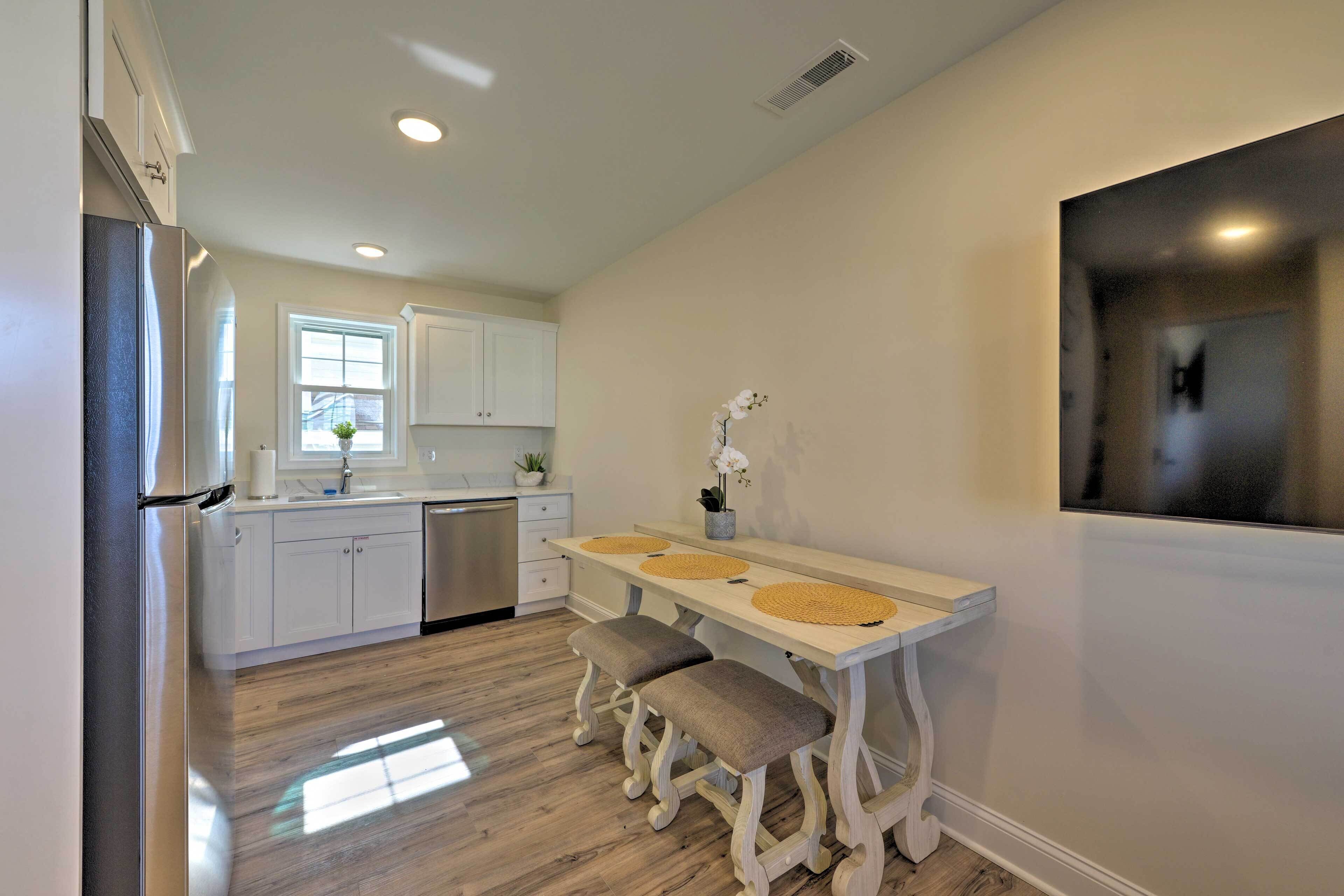 Welcoming Wildwood Condo ~ 1 Block to Beach!