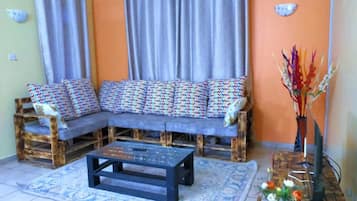 Rumah Keluarga | Area keluarga | Smart TV 15-inci dengan saluran TV digital dan TV