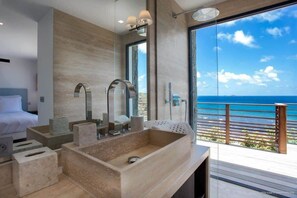 7 chambres, fer et planche à repasser, Wi-Fi, draps fournis