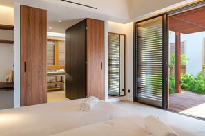 5 habitaciones, tabla de planchar con plancha, wifi y ropa de cama 