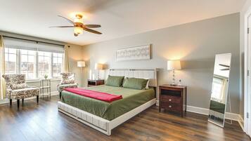 4 bedrooms, desk, laptop workspace, iron/ironing board