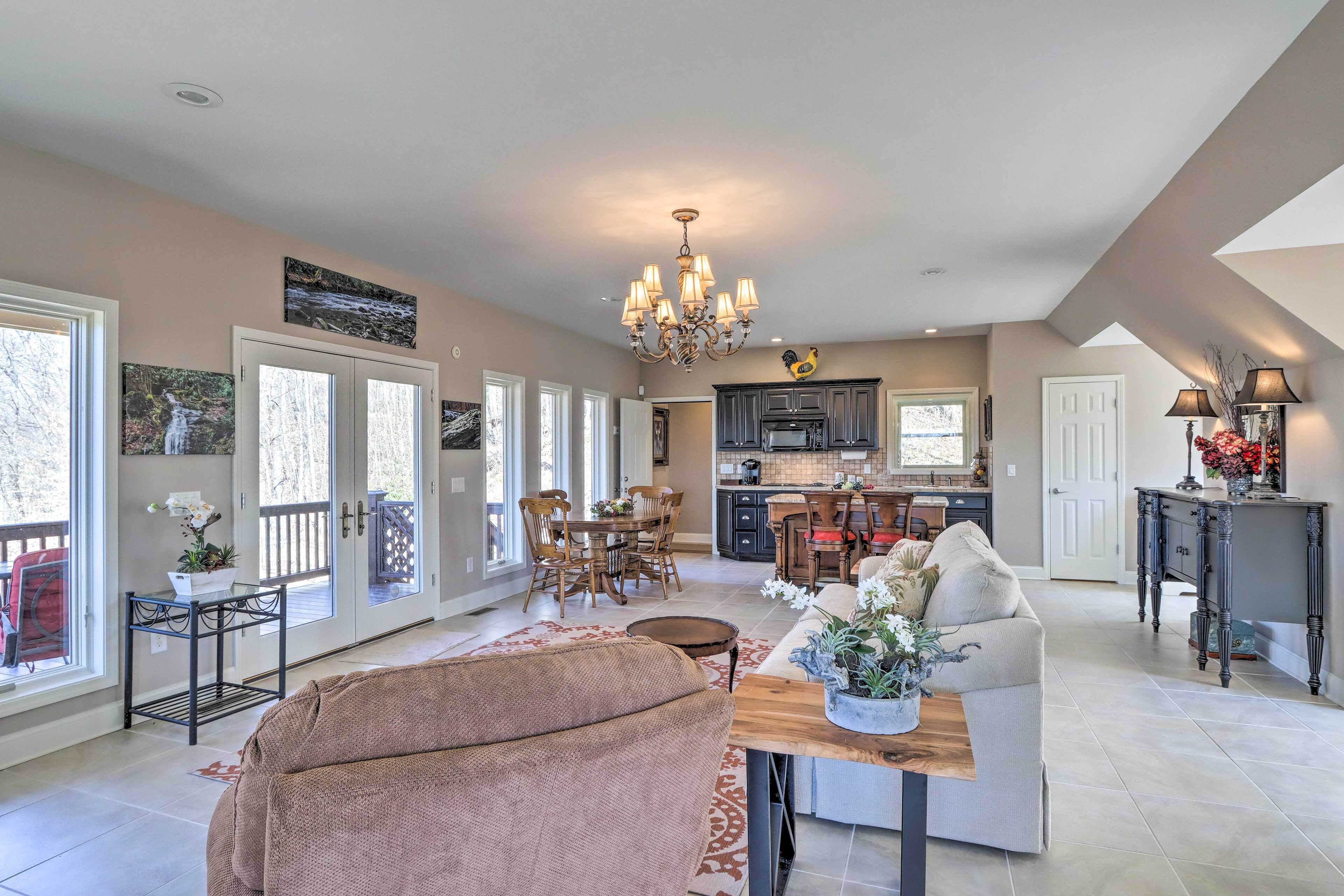 Hayesville Studio: Nearby Hiking & Golfing!