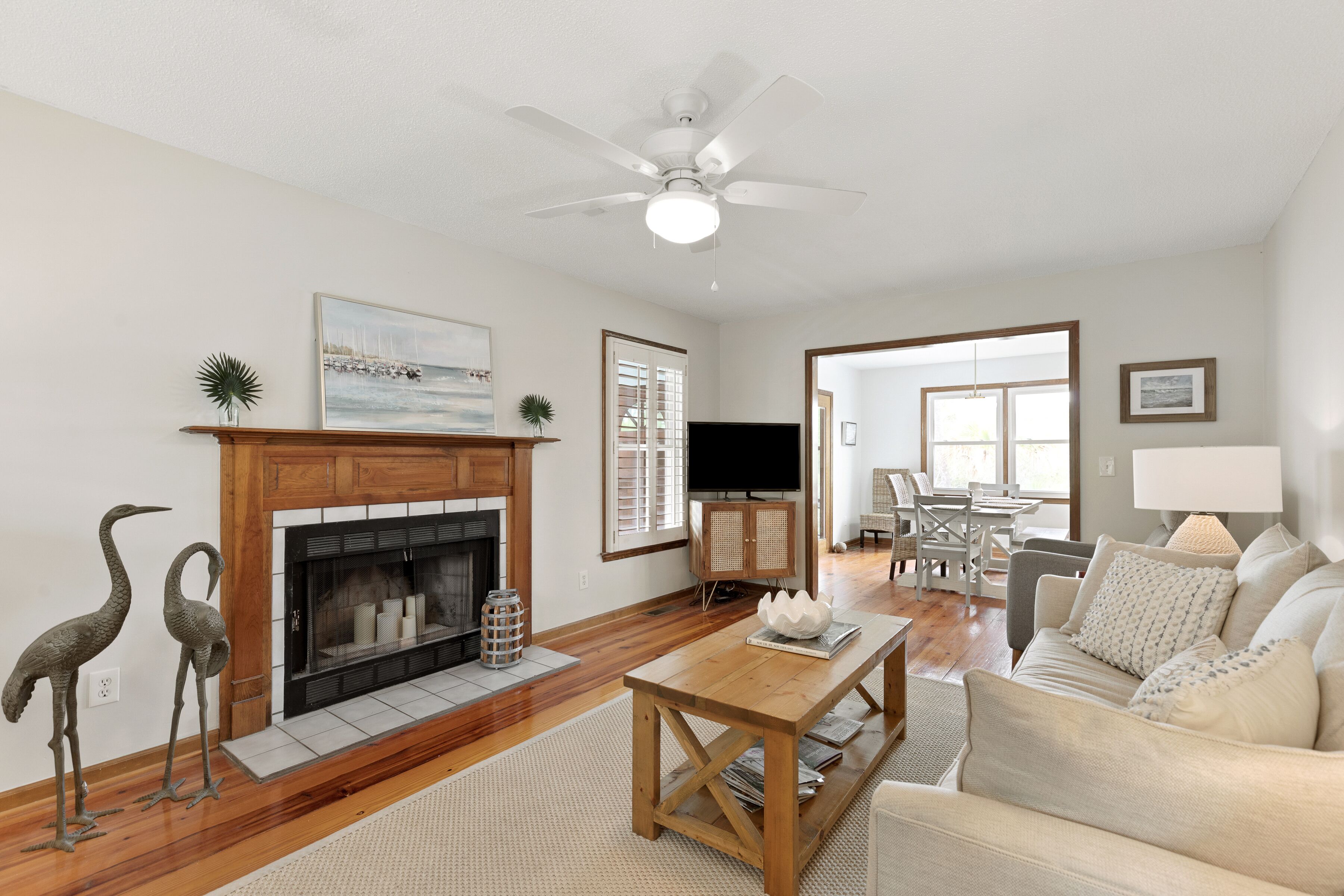 Stunning Marsh Retreat on Folly Beach, Close walk to the beach!