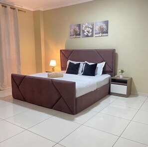2 bedrooms, iron/ironing board, free WiFi, bed sheets - Lovely & Huge 2 Bed Apartment in Heart of the city (Accra)