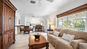Appart'hôtel, 2 chambres | Salle de séjour