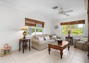 Apartment, 2 Schlafzimmer | Wohnzimmer