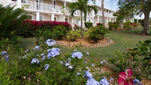 Exterior - Hut Pointe #4 By Eleuthera Vacation Rentals (Governor's Harbour)