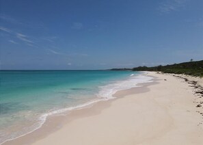 Beach - Hut Pointe #4 By Eleuthera Vacation Rentals (Governor's Harbour)