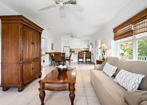 Interior - Hut Pointe #4 By Eleuthera Vacation Rentals (Governor's Harbour)