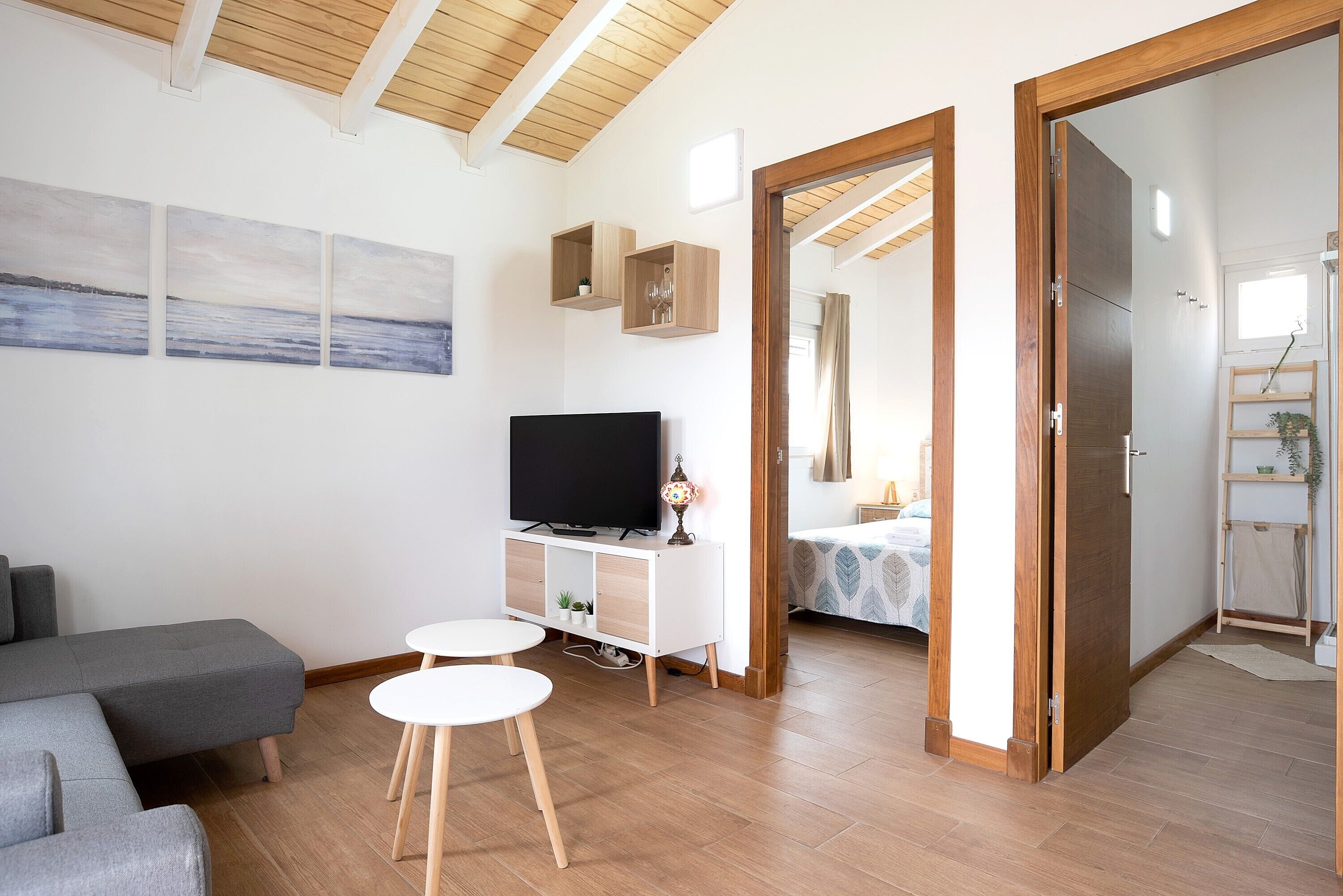 2 dormitorios, tabla de planchar con plancha, wifi gratis y ropa de cama