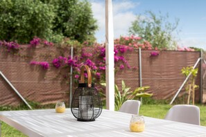 Outdoor dining - Chalet "Casa Maran" with Pool, Wi-Fi, Garden & Terrace (Zahora)