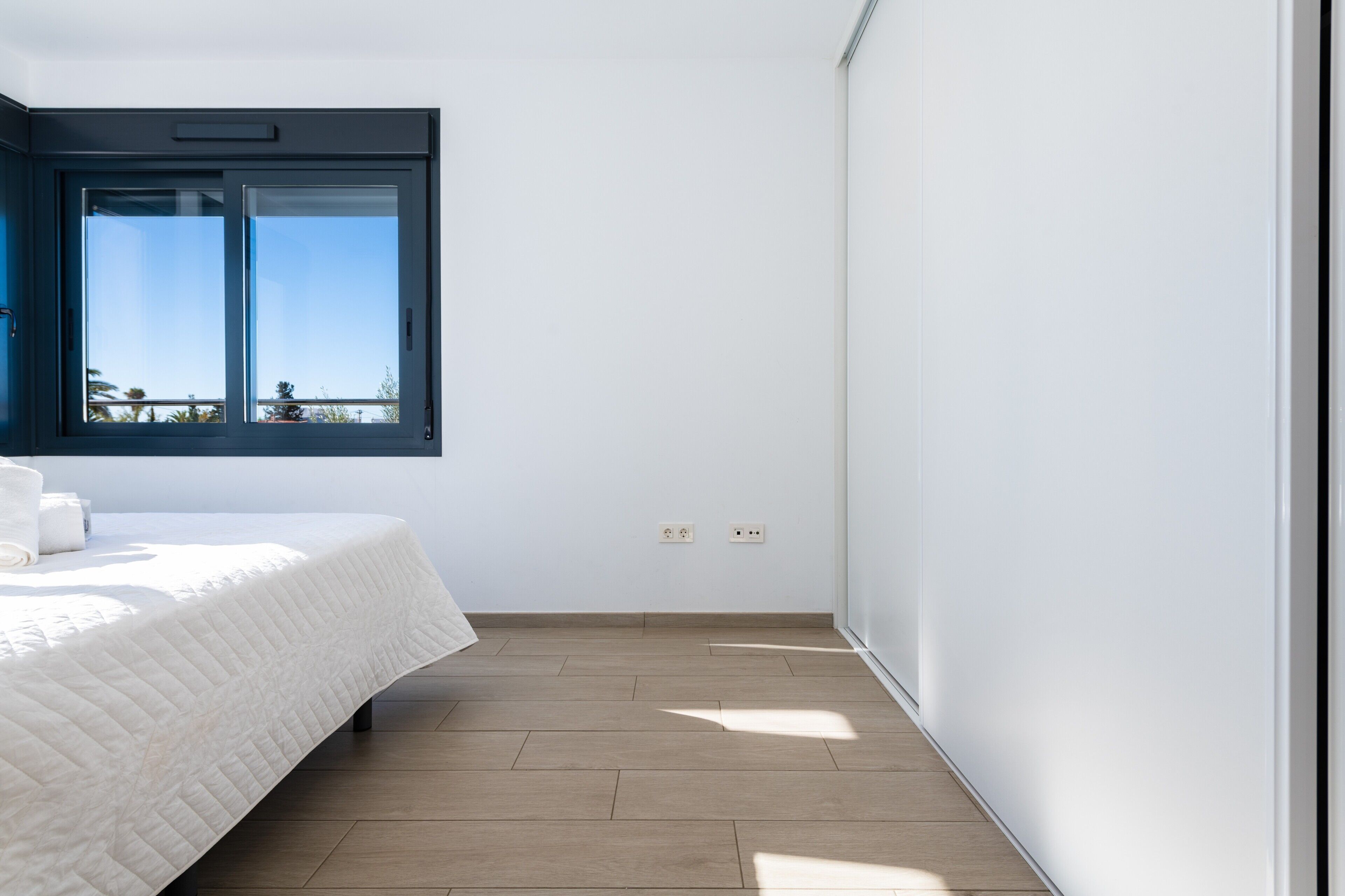 3 dormitorios, tabla de planchar con plancha, wifi gratis y ropa de cama