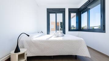 3 dormitorios, tabla de planchar con plancha, wifi gratis y ropa de cama