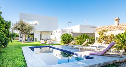 Villa Puerto Blanco close to the Beach with Pool & Wi-Fi