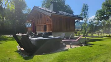 Bain à remous extérieur