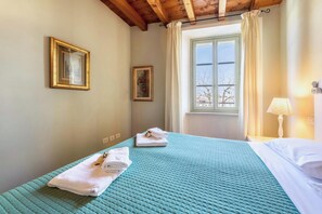 1 dormitori, planxa i posts de planxar, wifi gratuïta i roba de llit 