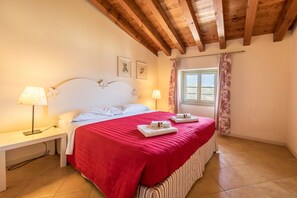 3 sovrum, strykjärn/strykbräda, gratis wi-fi och sängkläder