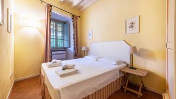 2 quartos, ferros/tábuas de passar roupa, Wi-Fi de cortesia