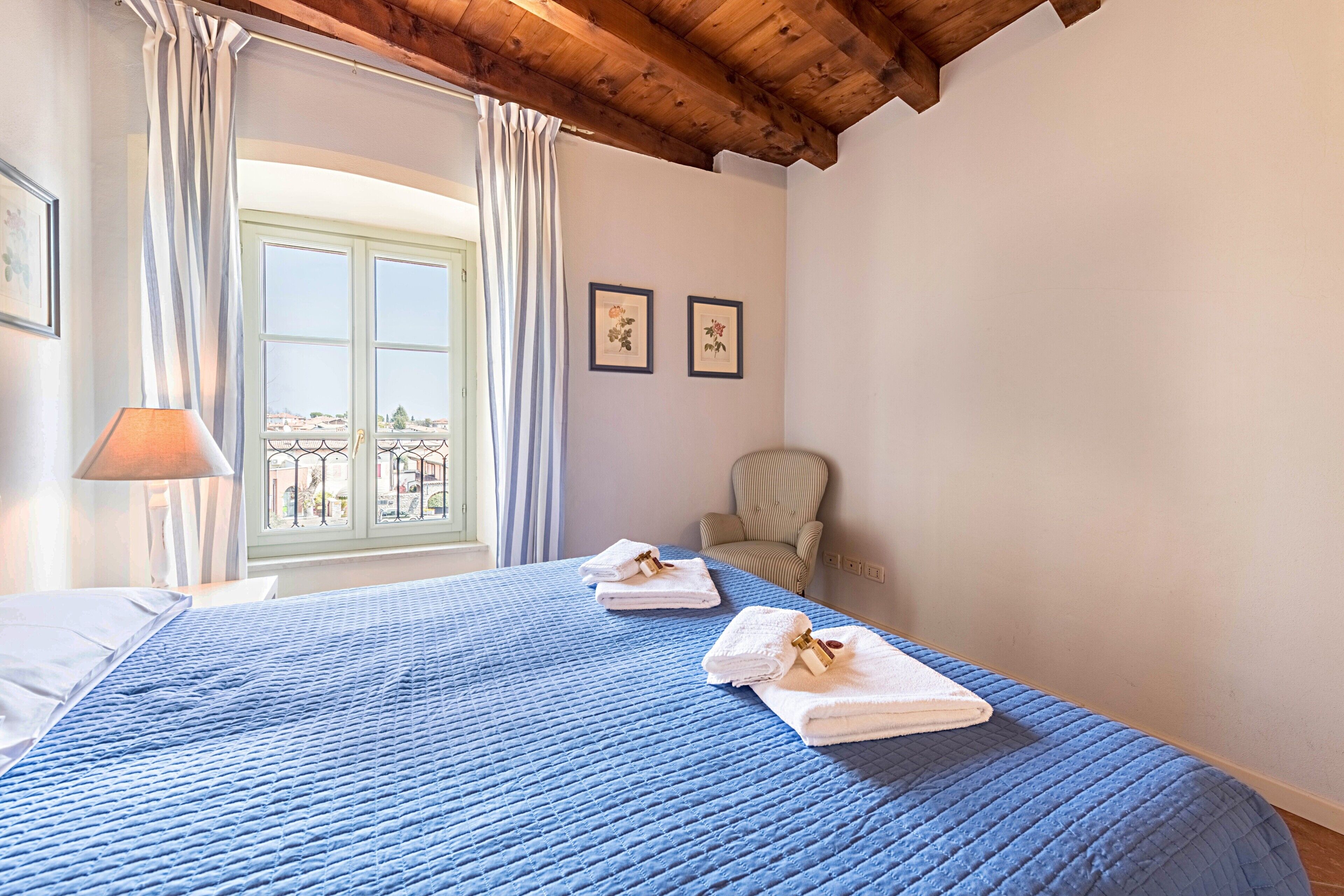 2 makuuhuonetta, silitysrauta/-lauta, ilmainen Wi-Fi, vuodevaatteet