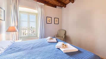 2 makuuhuonetta, silitysrauta/-lauta, ilmainen Wi-Fi, vuodevaatteet