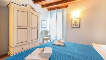 2 chambres, fer et planche Ă repasser, Wi-Fi gratuit, draps fournis