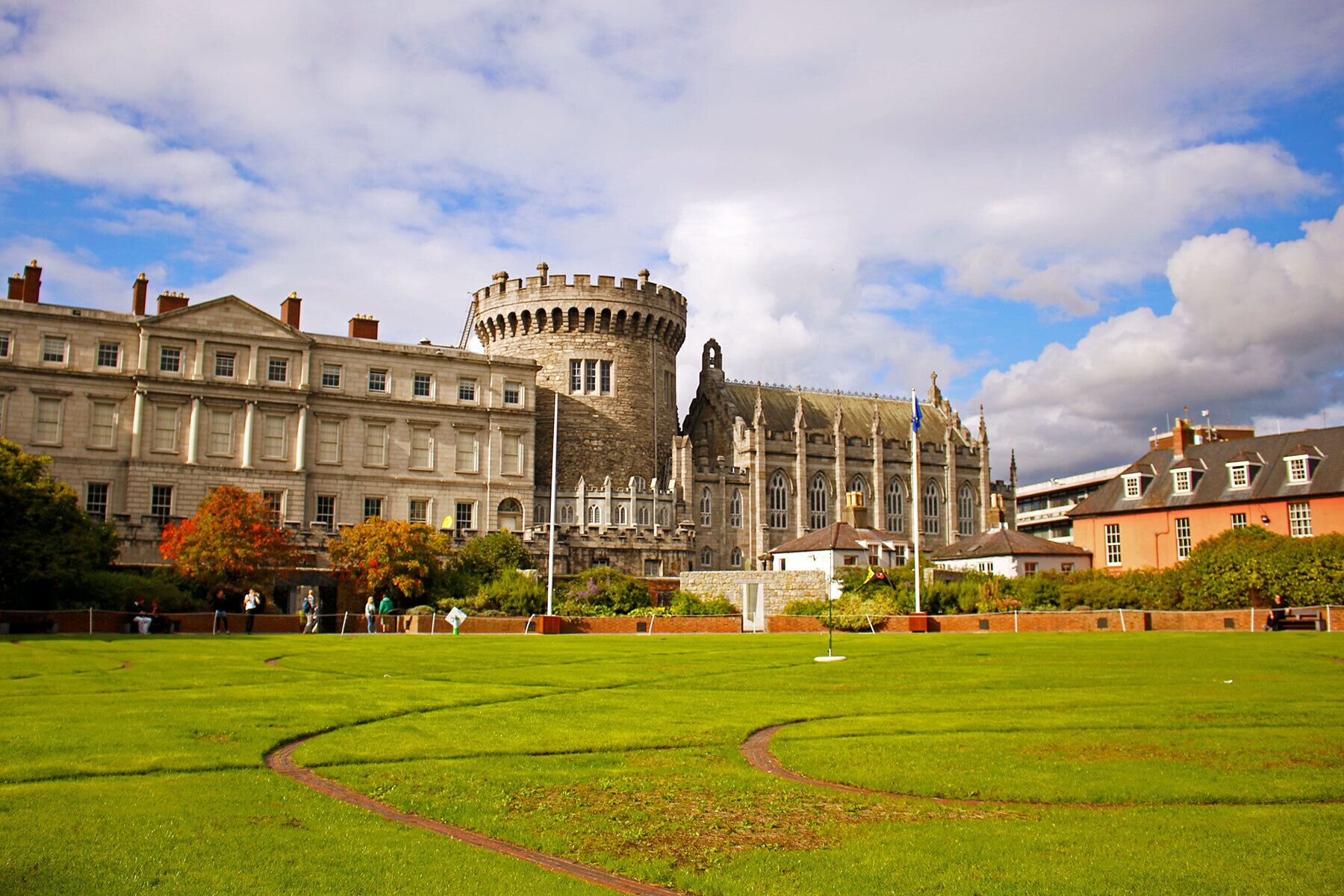 WALK TO ALL FAMOUS LOCATIONS-2BR SUITE APT IN DUBLIN-2