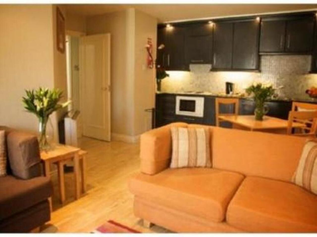 WALK TO ALL FAMOUS LOCATIONS-2BR SUITE APT IN DUBLIN-2
