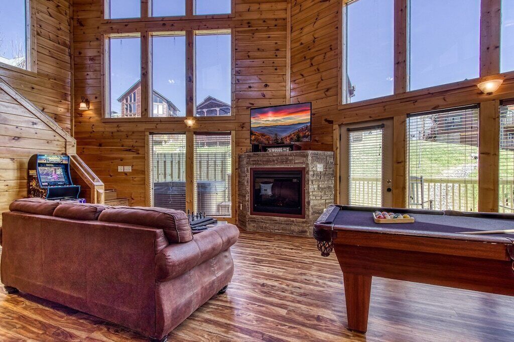 Perfect Family Cabin! Amazing Location! Hot Tub