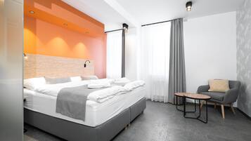 Hypo-allergenic bedding, Select Comfort beds, desk, laptop workspace