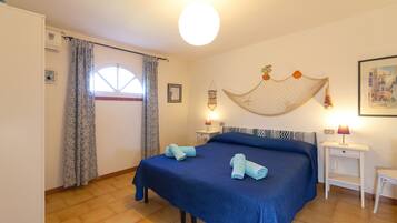 2 chambres, fer et planche Ă repasser, Wi-Fi gratuit, draps fournis