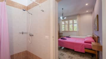 3 habitaciones, tabla de planchar con plancha y wifi