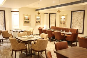 Restaurant - Pride Hotel Bhopal (Bhopal)