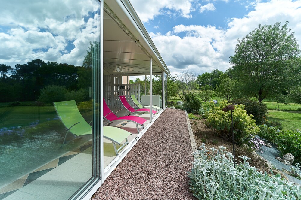 La Méridienne, Indoor swimming pool <br>Car park, bowling alley, outdoor kitchen, park