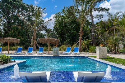 2.3 acre Luxury Estate 9 minutes from Beach!!!