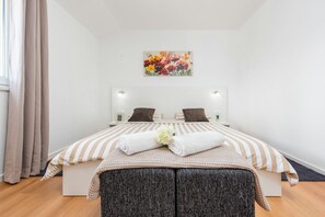 Villa, 3 Bedrooms, Private Pool, Mountain View | 3 bedrooms, in-room safe, free cribs/infant beds, bed sheets - Villa Silentium (Benkovac)