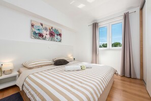 Villa, 3 Bedrooms, Private Pool, Mountain View | 3 bedrooms, in-room safe, free cribs/infant beds, bed sheets