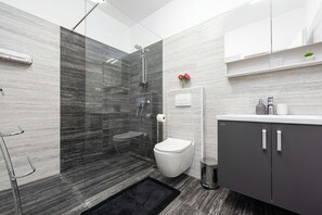 Villa, 3 Bedrooms, Private Pool, Mountain View | Bathroom | Shower, towels