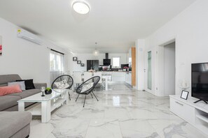 Villa, 3 Bedrooms, Private Pool, Mountain View | Living room - Villa Silentium (Benkovac)