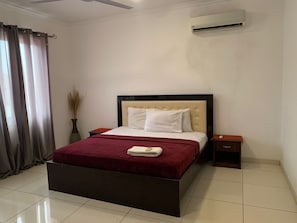 3 bedrooms, iron/ironing board, free WiFi, bed sheets - Huge 3 bed in the Heart Of the City (Accra)
