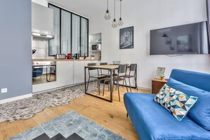 Télévision, Netflix, services de streaming, espaces bureaux