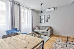 TV, Netflix, streaming services, offices