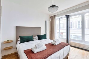 2 soverom, strykejern/-brett, reiseseng for barn og wi-fi