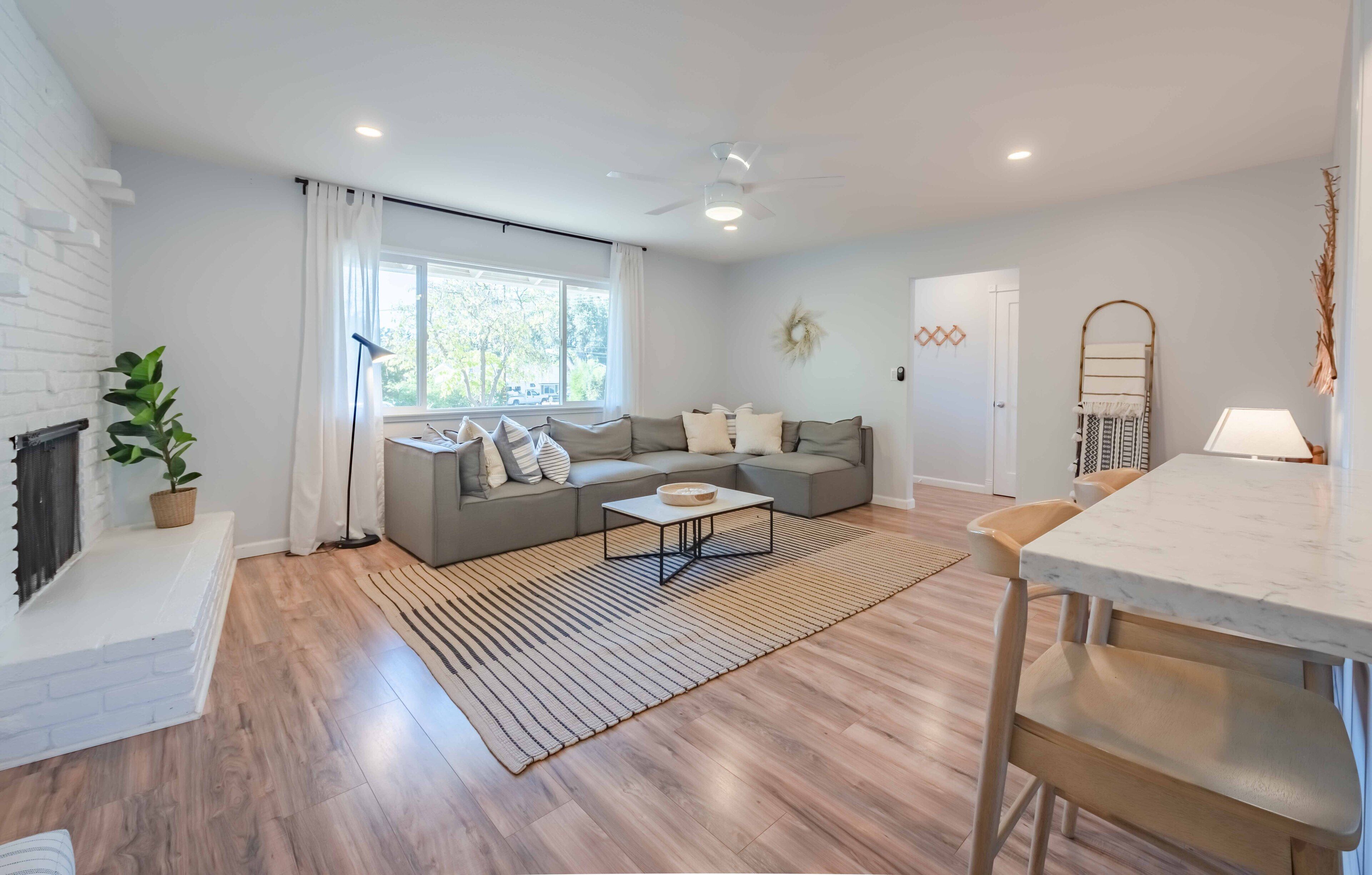 Ranch Perfect for Familes, Close to Downtown, the Lake, the Park & the Beach!