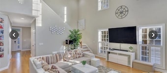 Immaculate 3850 sqft SAVANNAH home for entire family and friends to enjoy